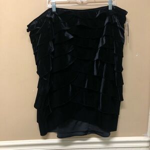 Adrianna Papell Evening Essentials Black Ruffled Velevry Velour Skirt 22W NWT